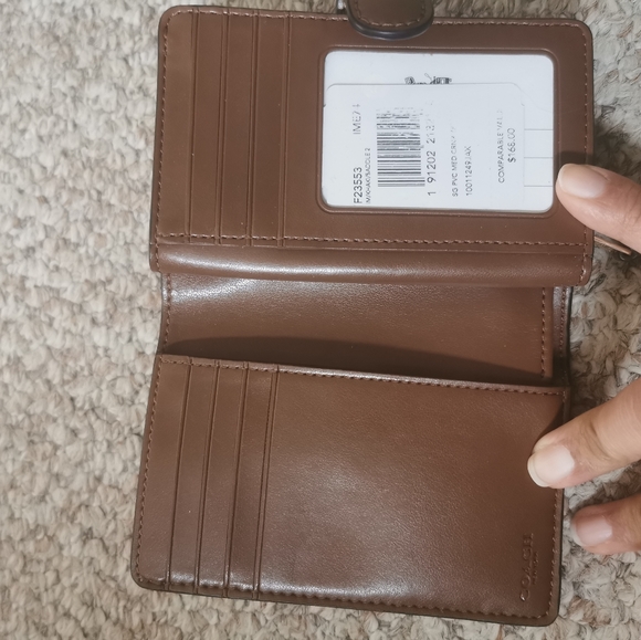 SOLD Coach signature khaki bifold wallet - Picture 3 of 8
